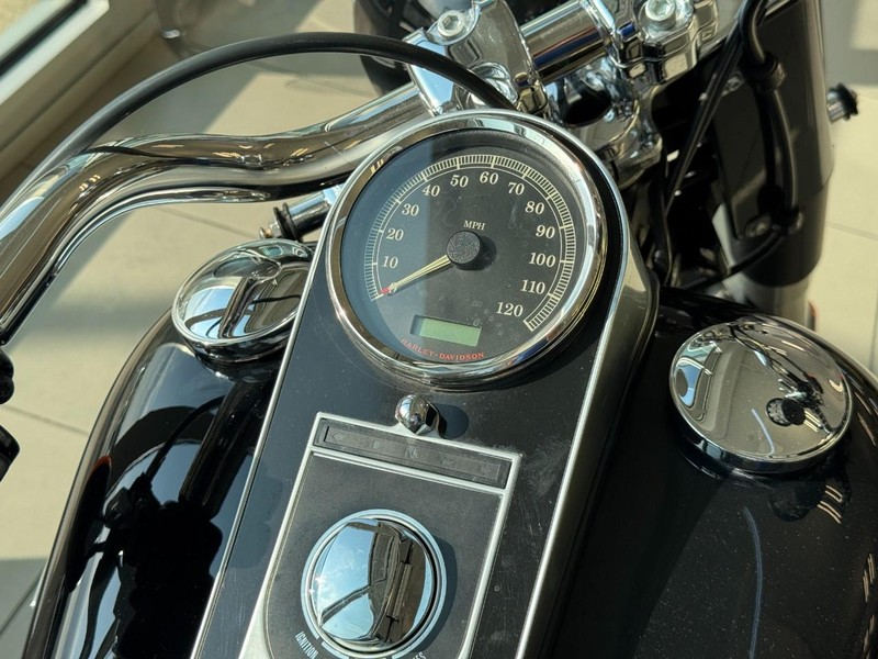 Harley-Davidson harley Vehicle Image 06