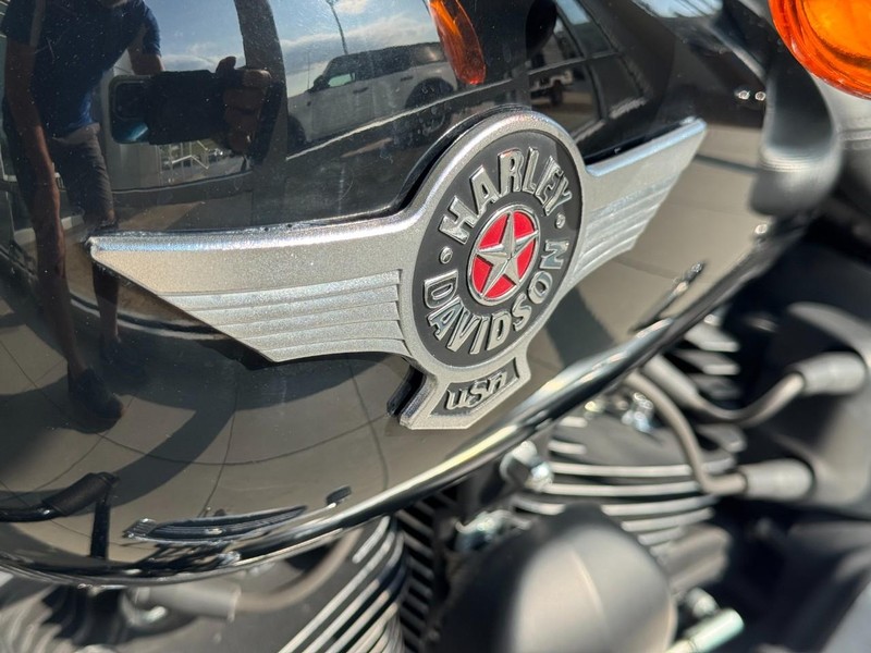 Harley-Davidson harley Vehicle Image 10