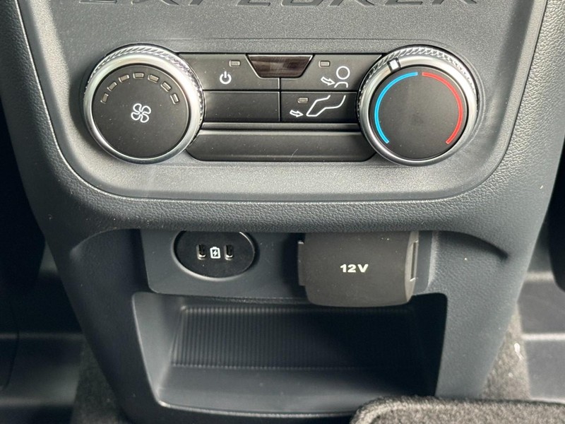 Ford Explorer Vehicle Image 12