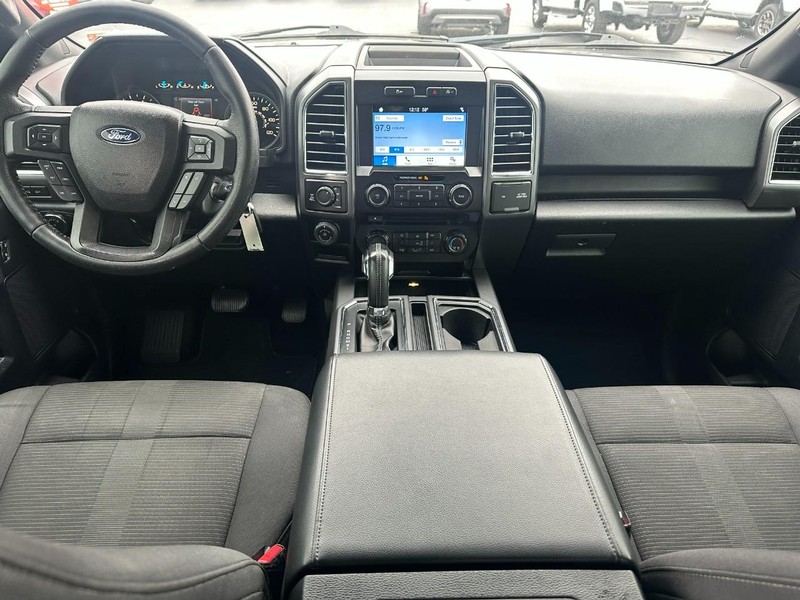 Ford F-150 Vehicle Full-screen Gallery Image 11