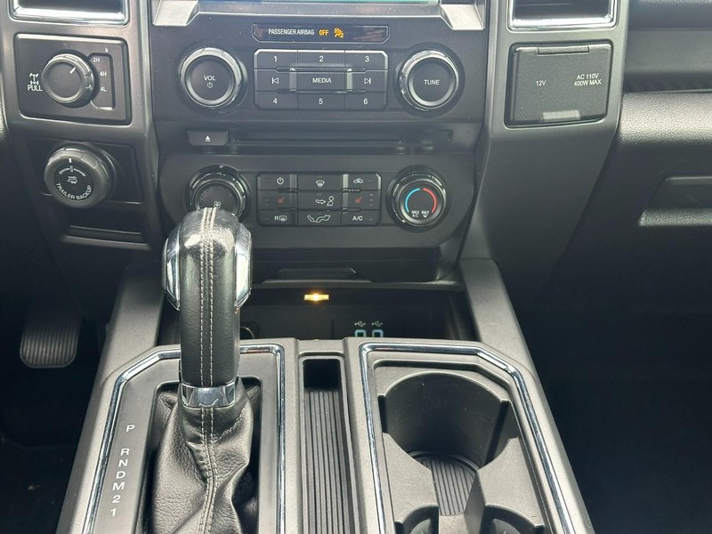 Ford F-150 Vehicle Full-screen Gallery Image 14