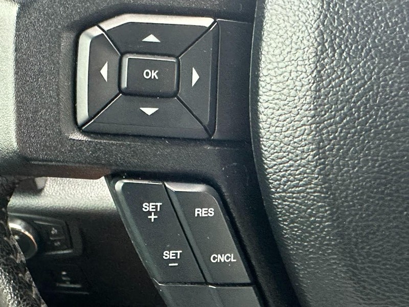 Ford F-150 Vehicle Full-screen Gallery Image 18