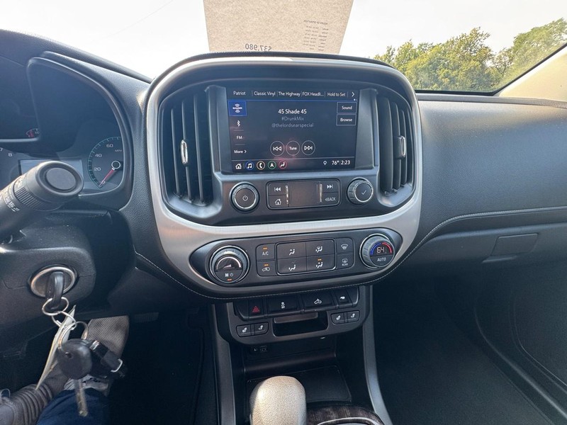 GMC Canyon Vehicle Image 11