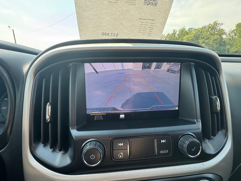 GMC Canyon Vehicle Image 12