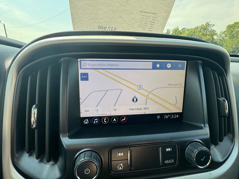 GMC Canyon Vehicle Image 13