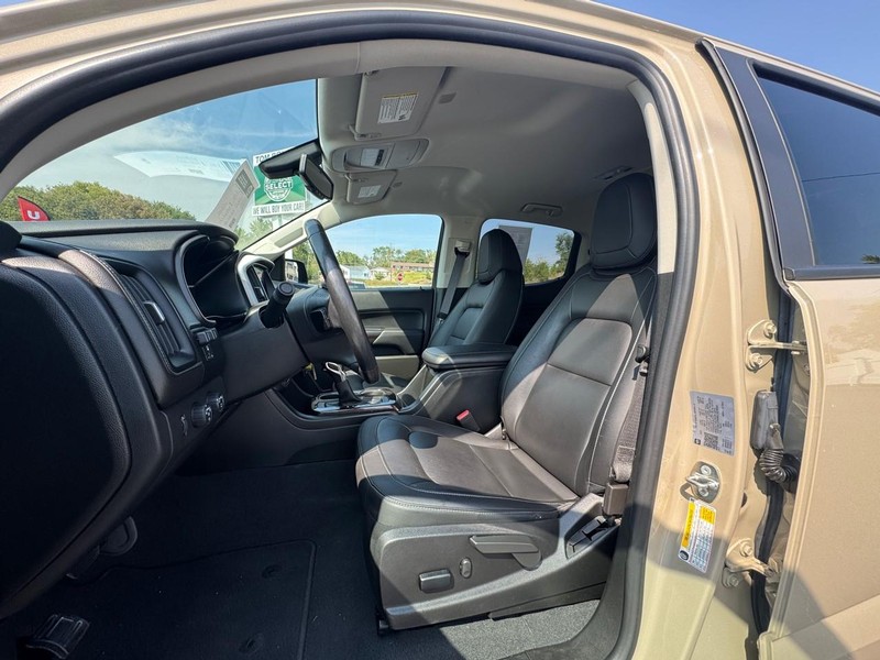 GMC Canyon Vehicle Image 16