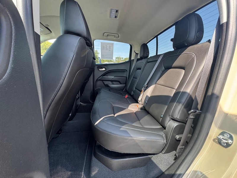 GMC Canyon Vehicle Image 17