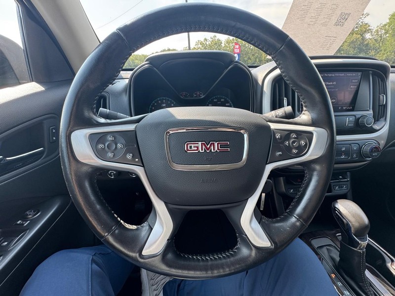 GMC Canyon Vehicle Image 18