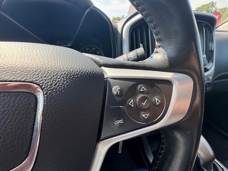 GMC Canyon Vehicle Image 19