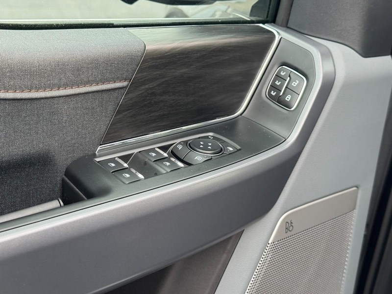 Ford F-150 Vehicle Image 11