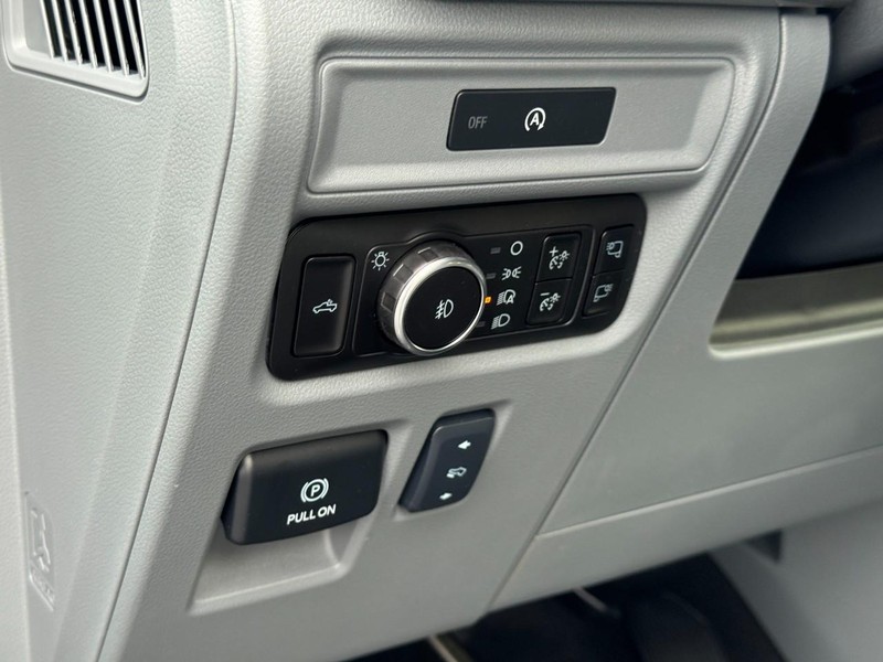 Ford F-150 Vehicle Image 12