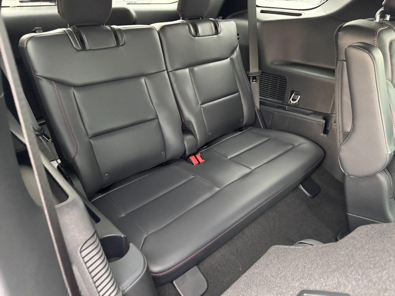 Ford Explorer Vehicle Image 06