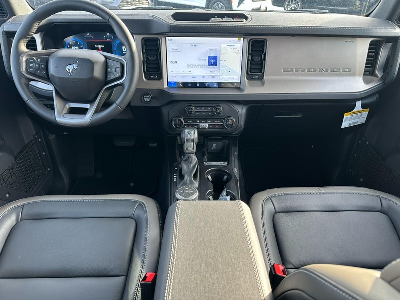 Ford Bronco Vehicle Image 05