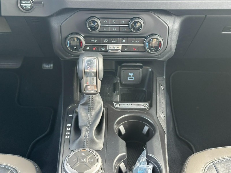 Ford Bronco Vehicle Image 08