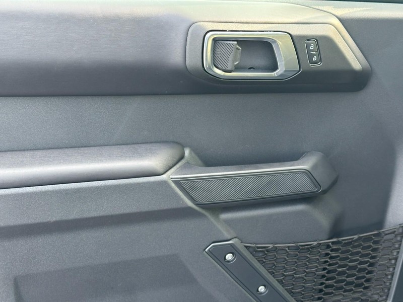 Ford Bronco Vehicle Image 09