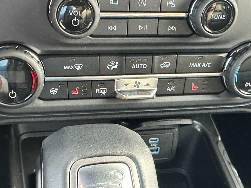 Ford Bronco Vehicle Image 15