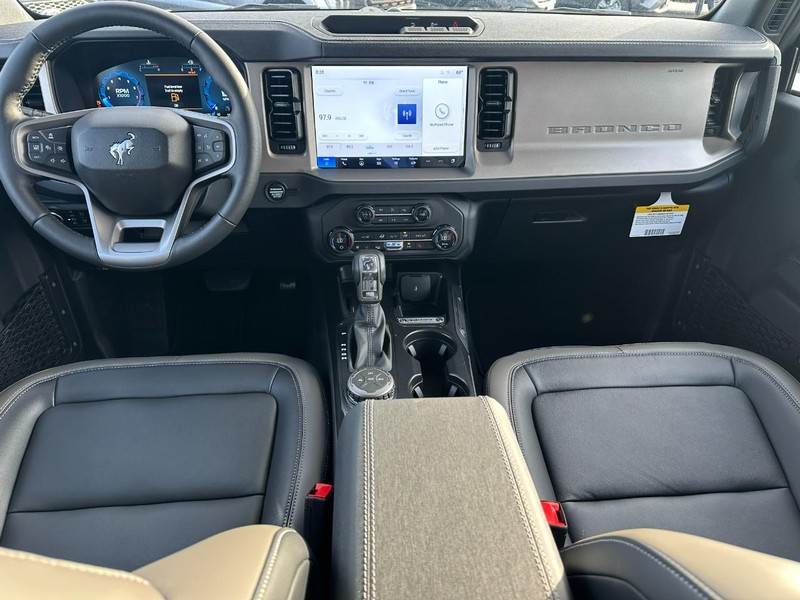 Ford Bronco Vehicle Image 05