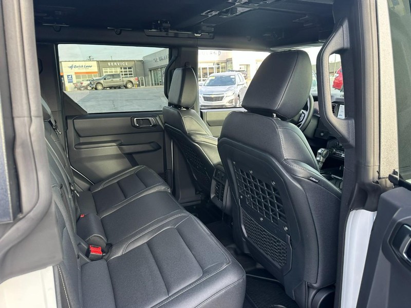 Ford Bronco Vehicle Image 04