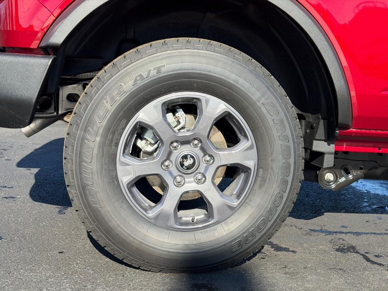 Ford Bronco Vehicle Image 04