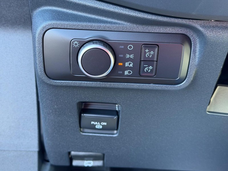 Ford Bronco Vehicle Image 10