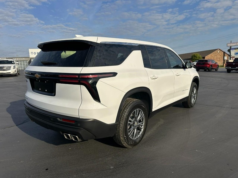 Chevrolet Traverse Vehicle Image 03