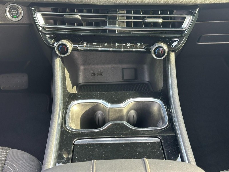 Chevrolet Traverse Vehicle Image 15