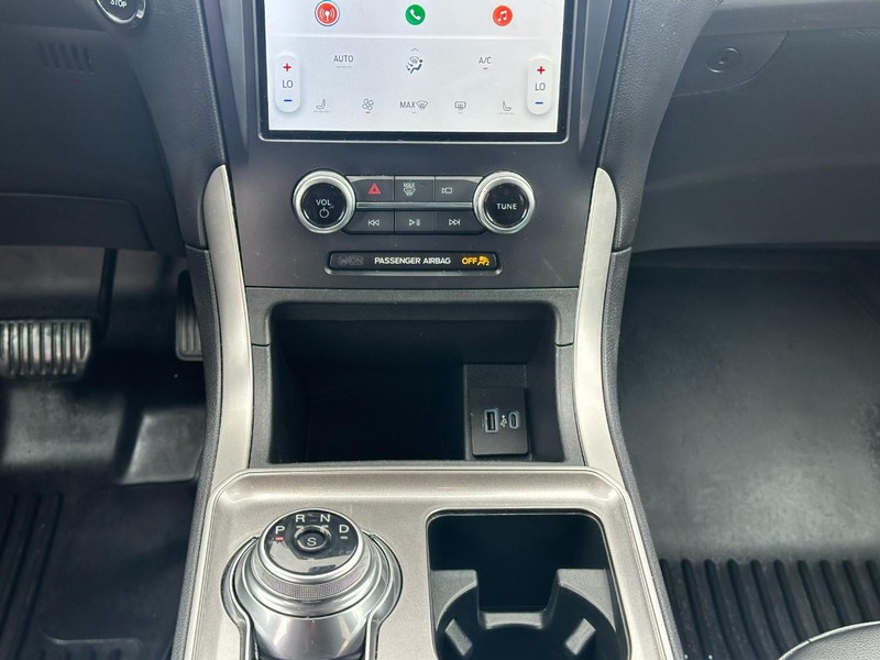 Ford Edge Vehicle Image 14