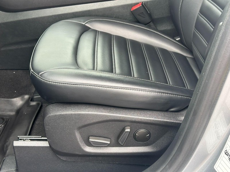 Ford Edge Vehicle Image 17