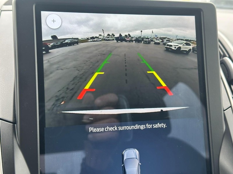 Ford Edge Vehicle Image 21