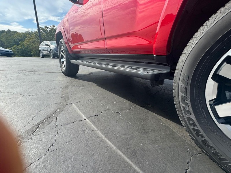 Toyota 4Runner Vehicle Image 09