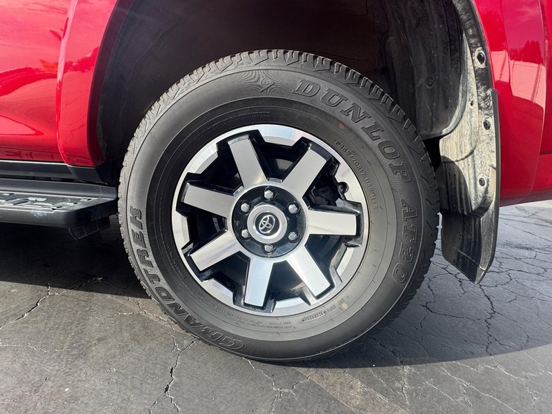 Toyota 4Runner Vehicle Image 11