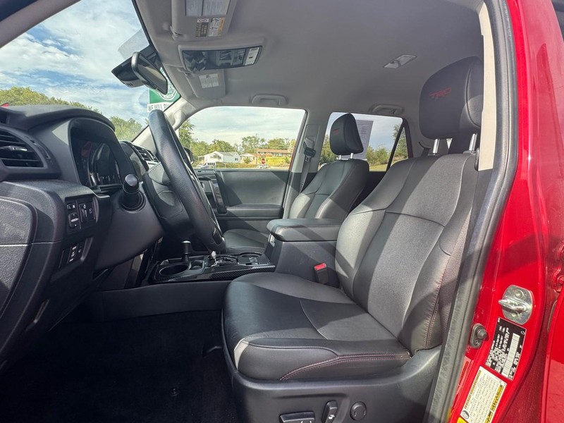 Toyota 4Runner Vehicle Image 13