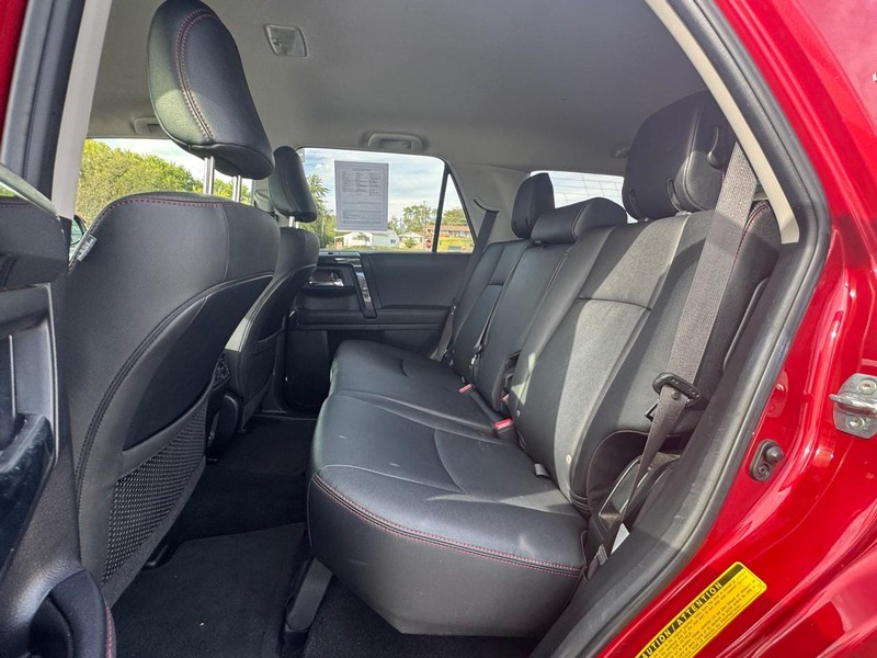 Toyota 4Runner Vehicle Image 14