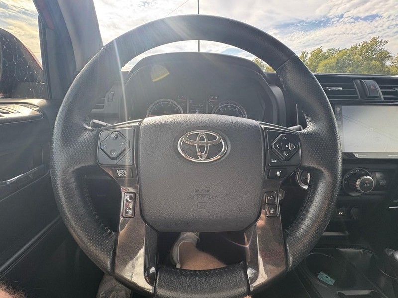 Toyota 4Runner Vehicle Image 16
