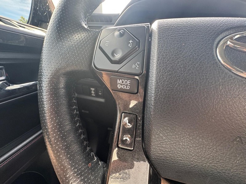 Toyota 4Runner Vehicle Image 18