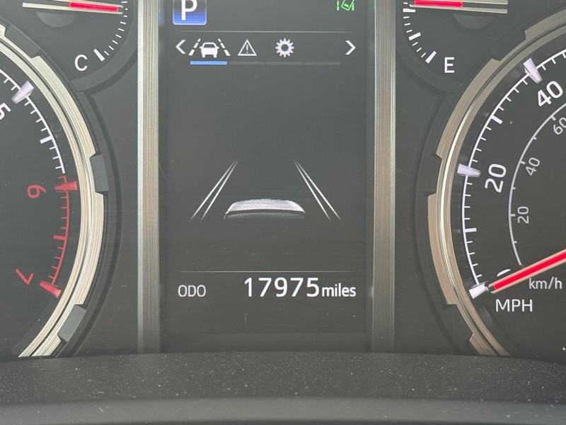 Toyota 4Runner Vehicle Image 19