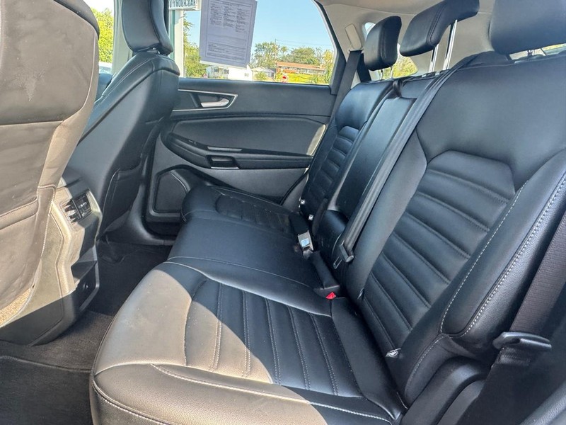 Ford Edge Vehicle Image 10