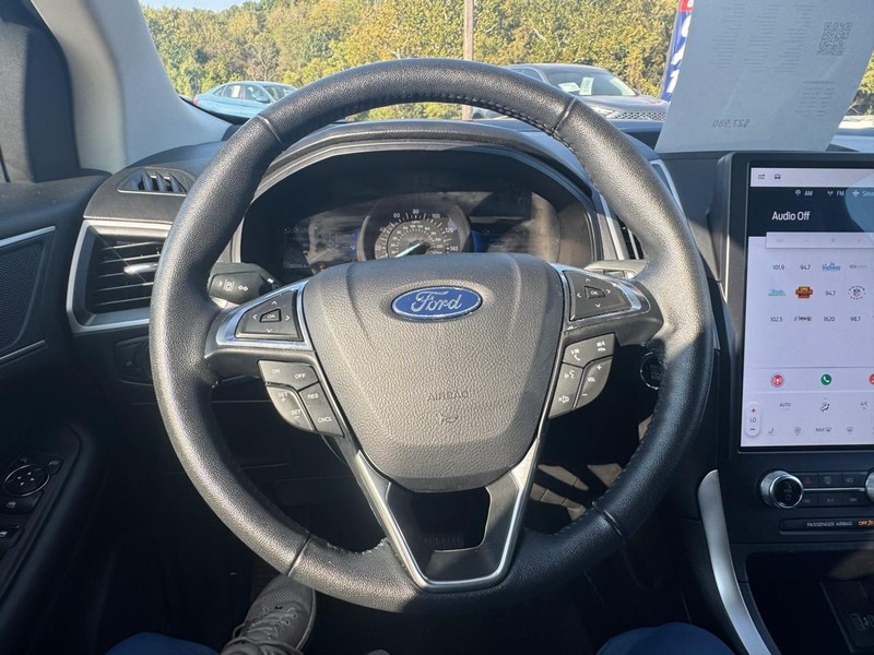 Ford Edge Vehicle Image 12