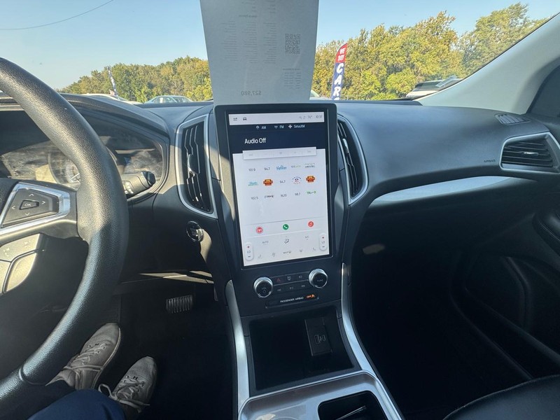 Ford Edge Vehicle Image 16