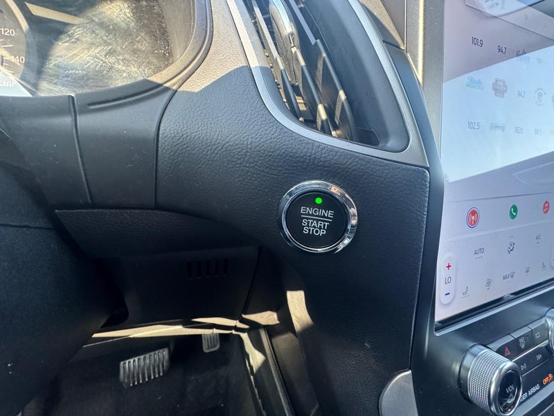 Ford Edge Vehicle Image 19