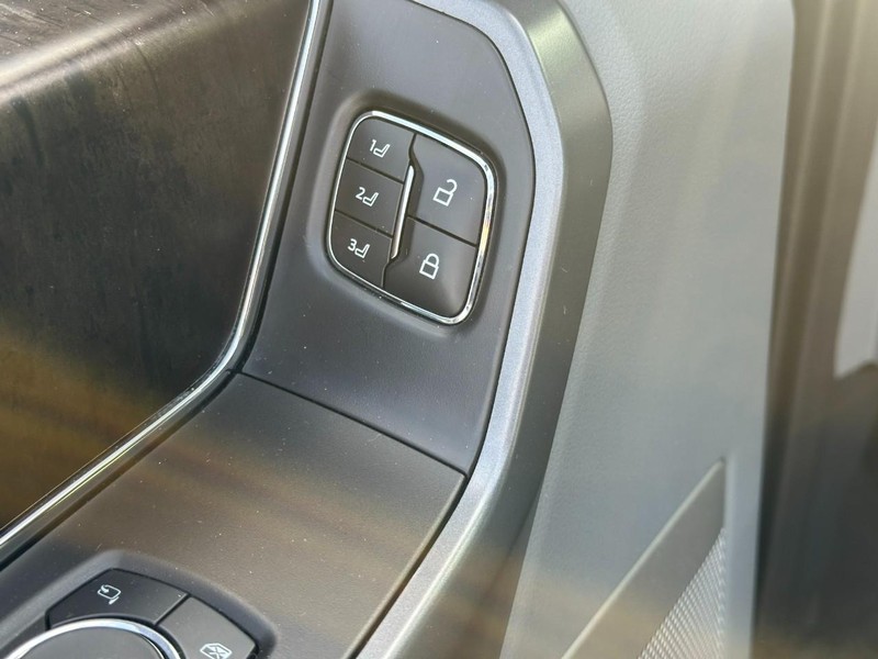 Ford F-150 Vehicle Image 16