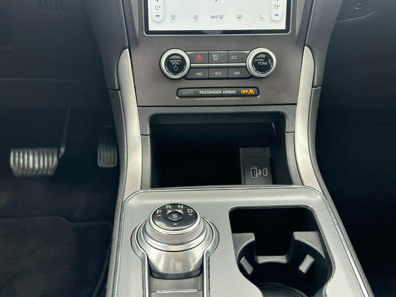 Ford Edge Vehicle Image 15