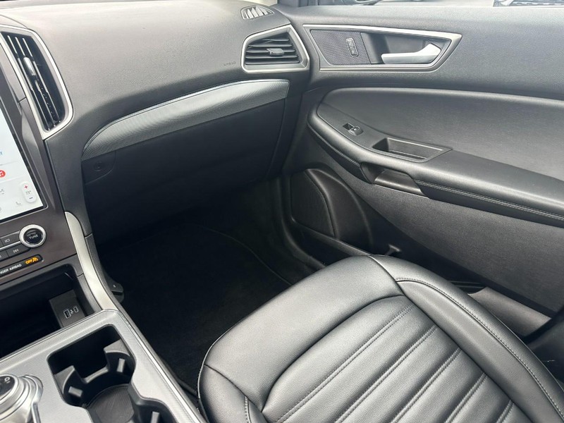 Ford Edge Vehicle Image 16