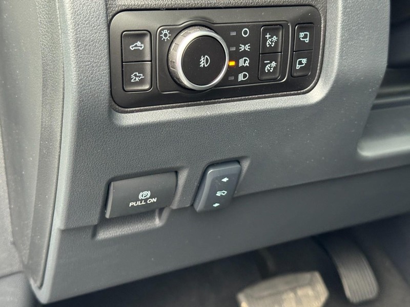 Ford Super Duty F-250 SRW Vehicle Image 15