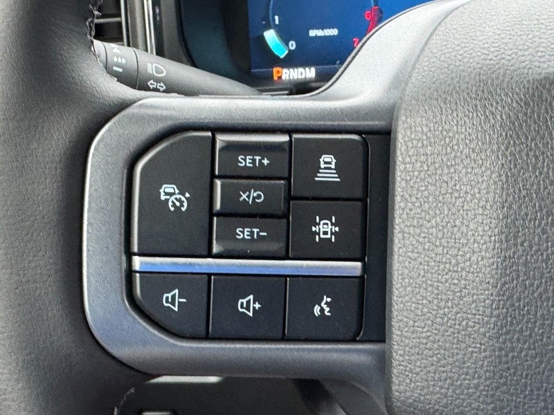 Ford Super Duty F-250 SRW Vehicle Image 16