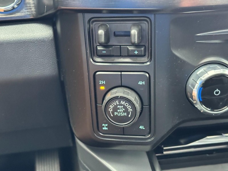 Ford Super Duty F-250 SRW Vehicle Image 18