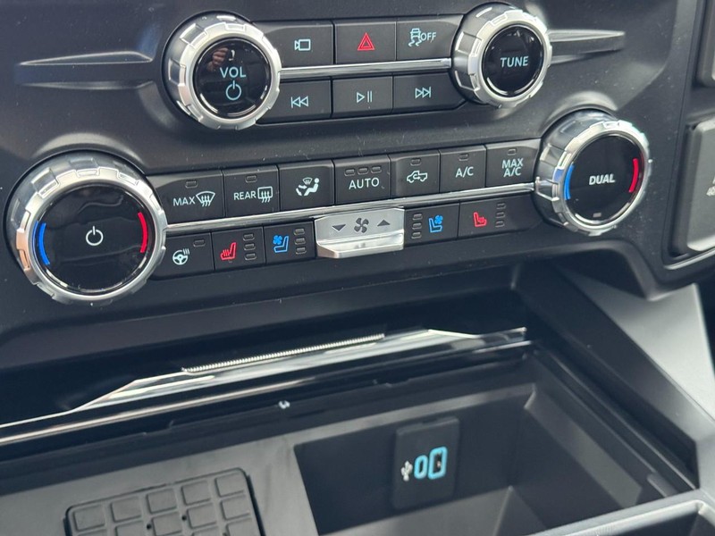 Ford Super Duty F-250 SRW Vehicle Image 20