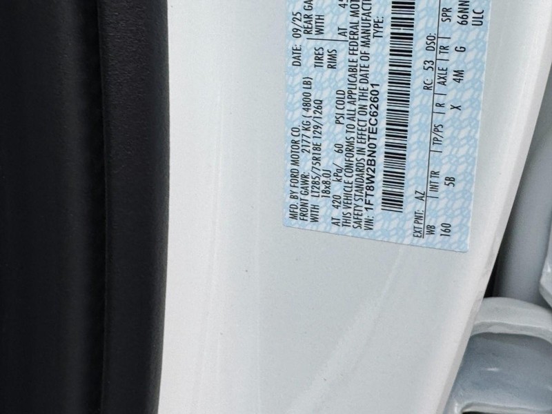 Ford Super Duty F-250 SRW Vehicle Image 24