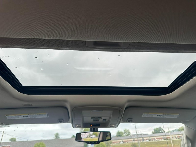 GMC Sierra 1500 Vehicle Image 11