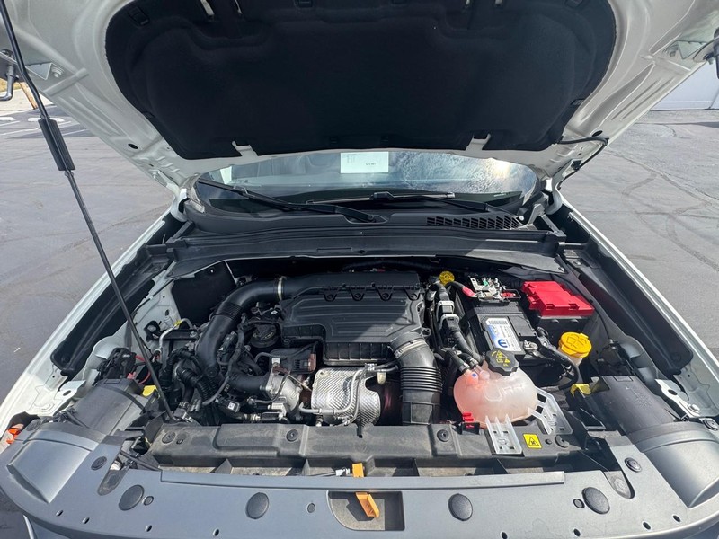 Jeep Renegade Vehicle Image 08